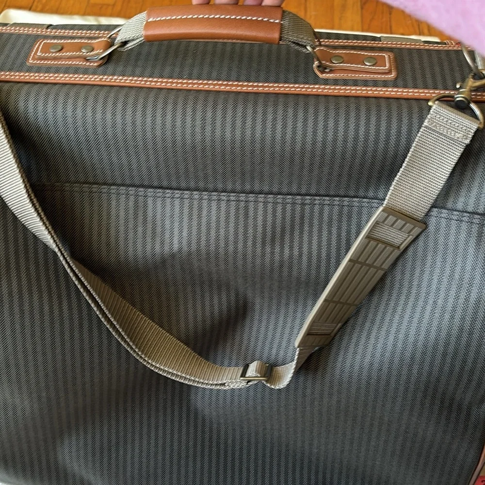 Ricardo Beverly Hills new large suit folded mens leather garment luggage bag